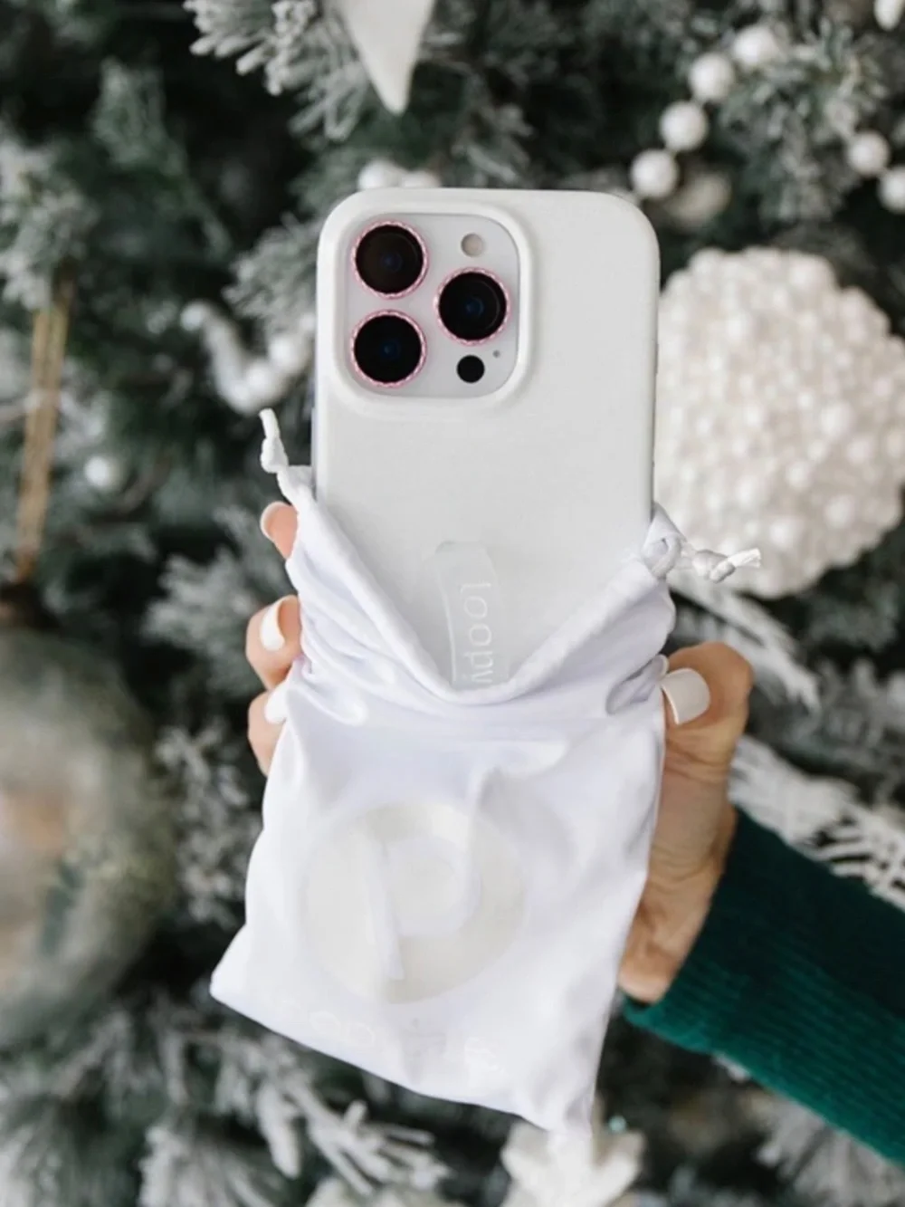 Loopy iPhone 16 Pro Max White Shimmer + New Midnight Boos Loop